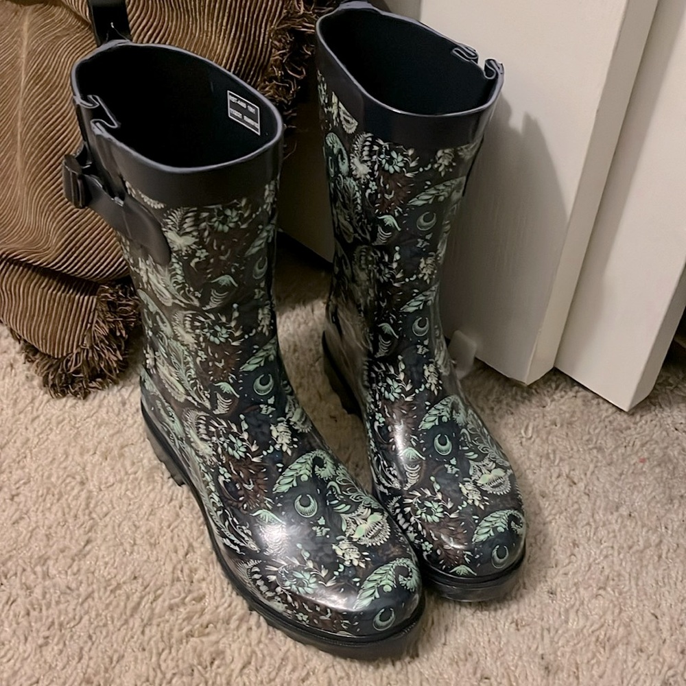 Unused Capelli Rainboots